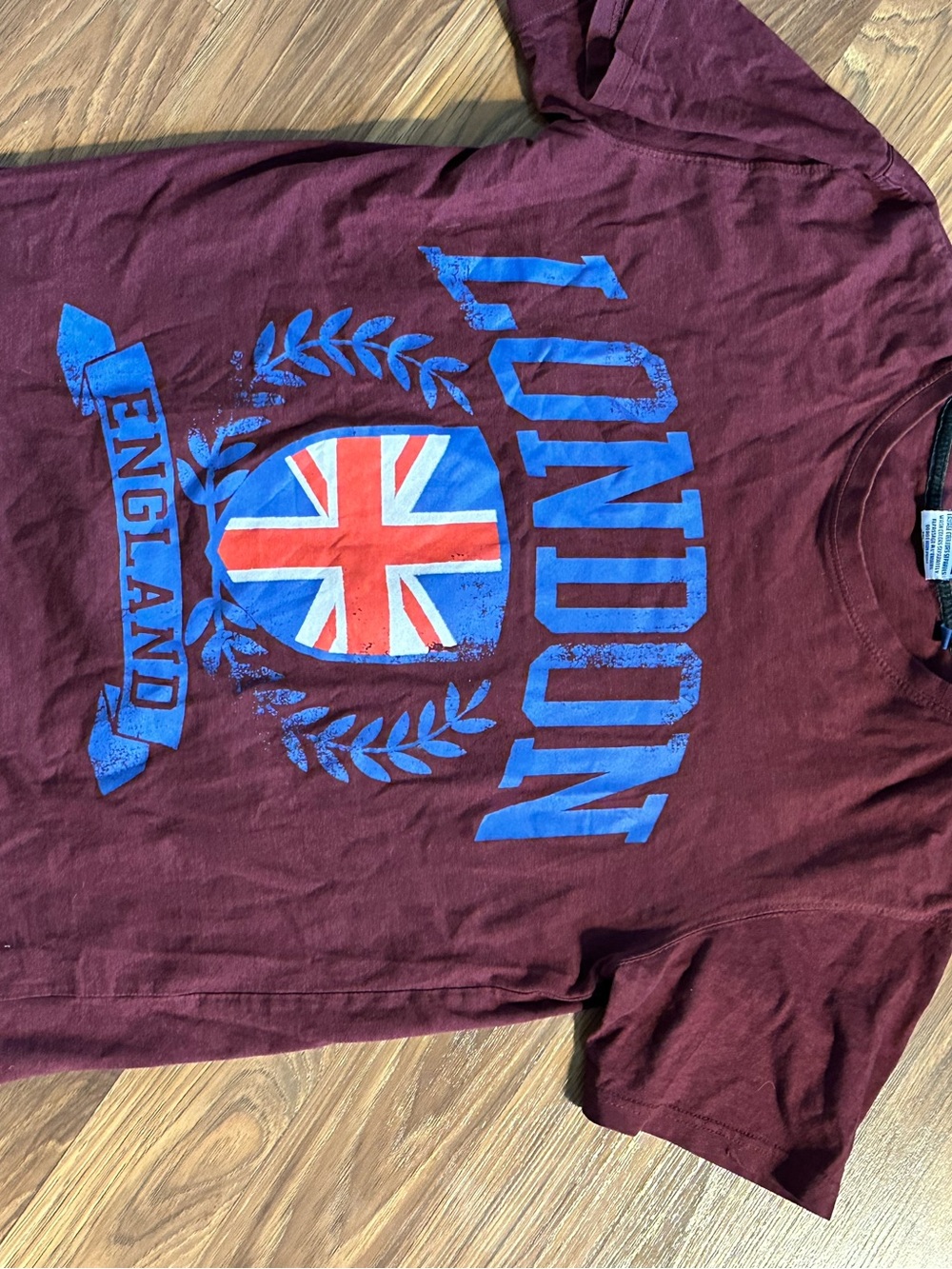 Men's Maroon London Graphic Short Sleeve Tee